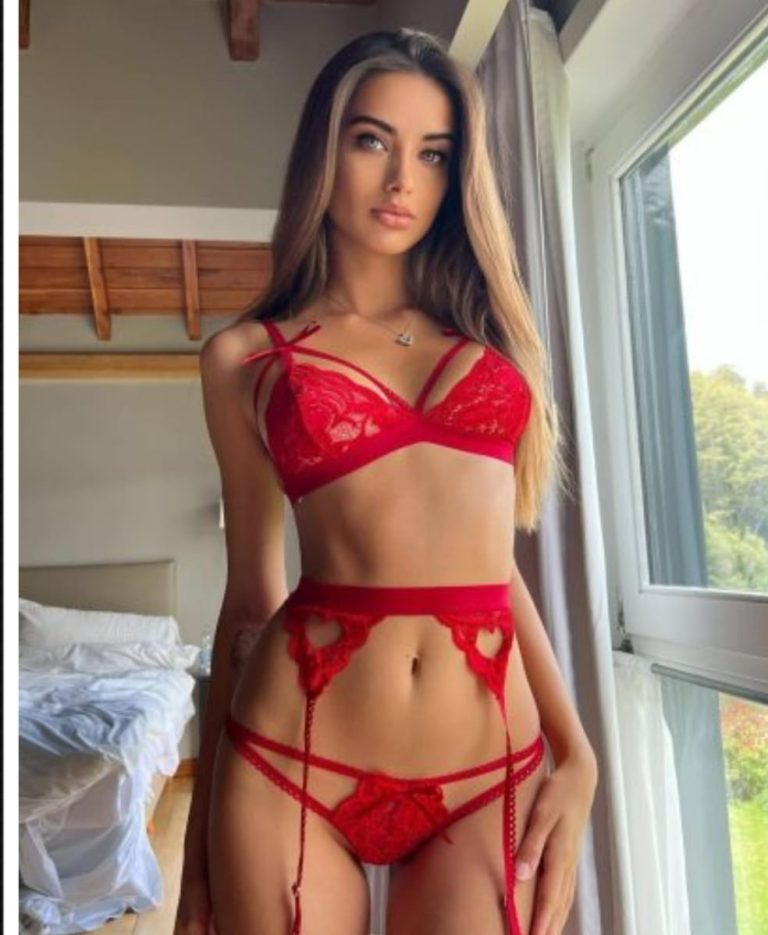 Amını Yalatan Escort